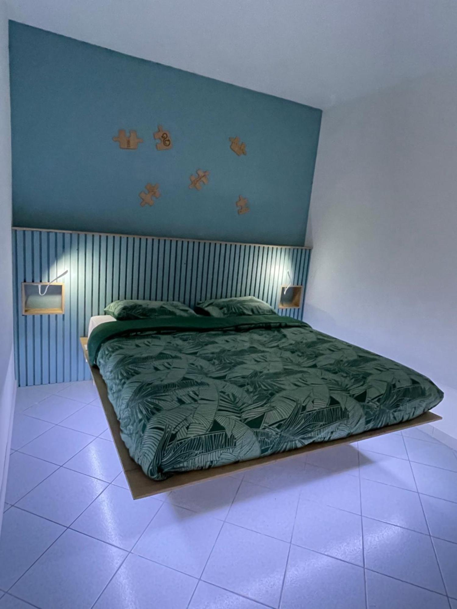 The Ugly Duckling Apartment Dormelletto Luaran gambar